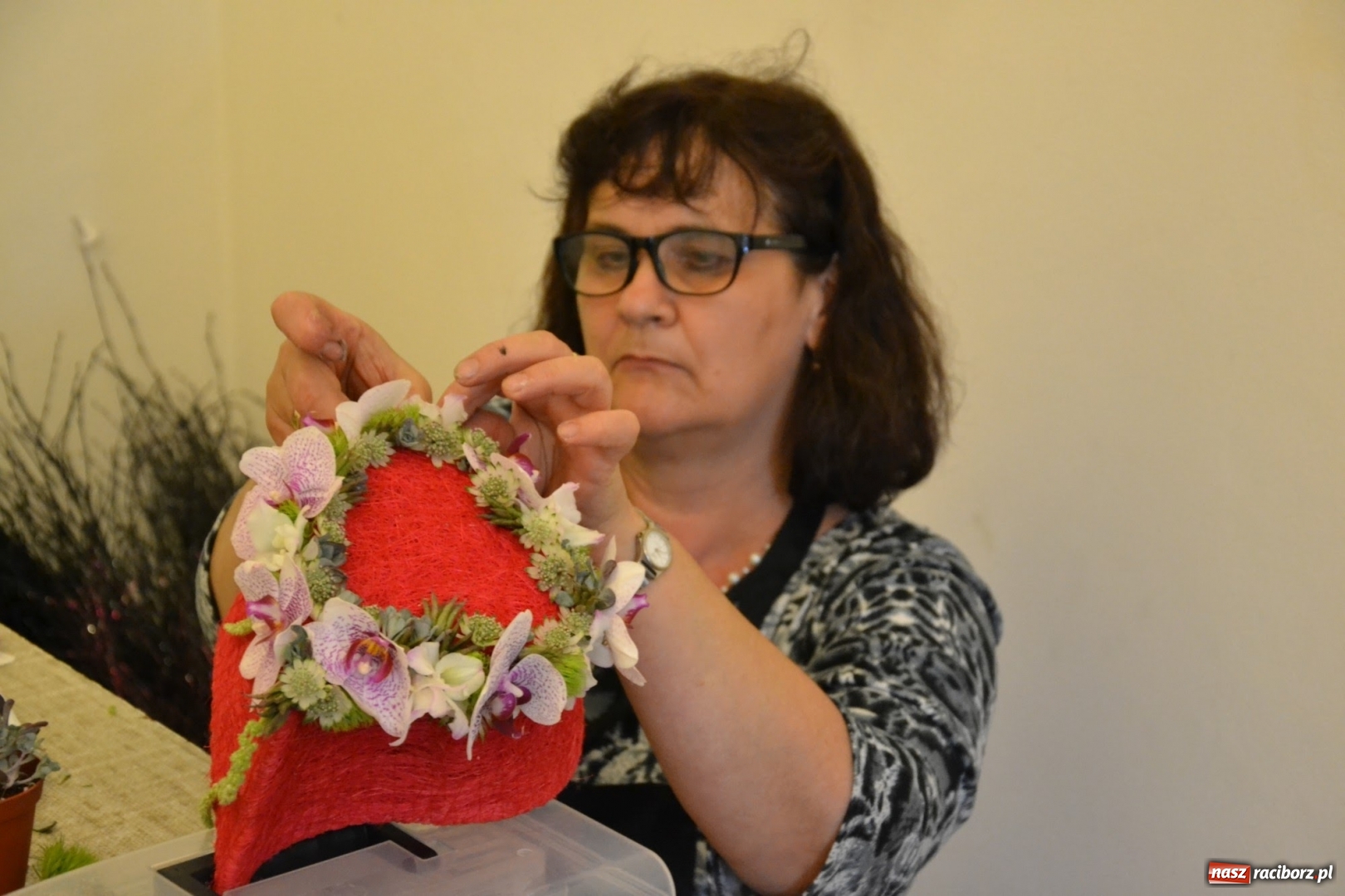 Zdjęcie w galerii na portalu naszraciborz.pl: Tomasz Paszczyński z Raciborza zwycięża w III Krajowych Mistrzostwach Florystycznych Regionu Śląsko-Opolskiego wiadomości z regionu