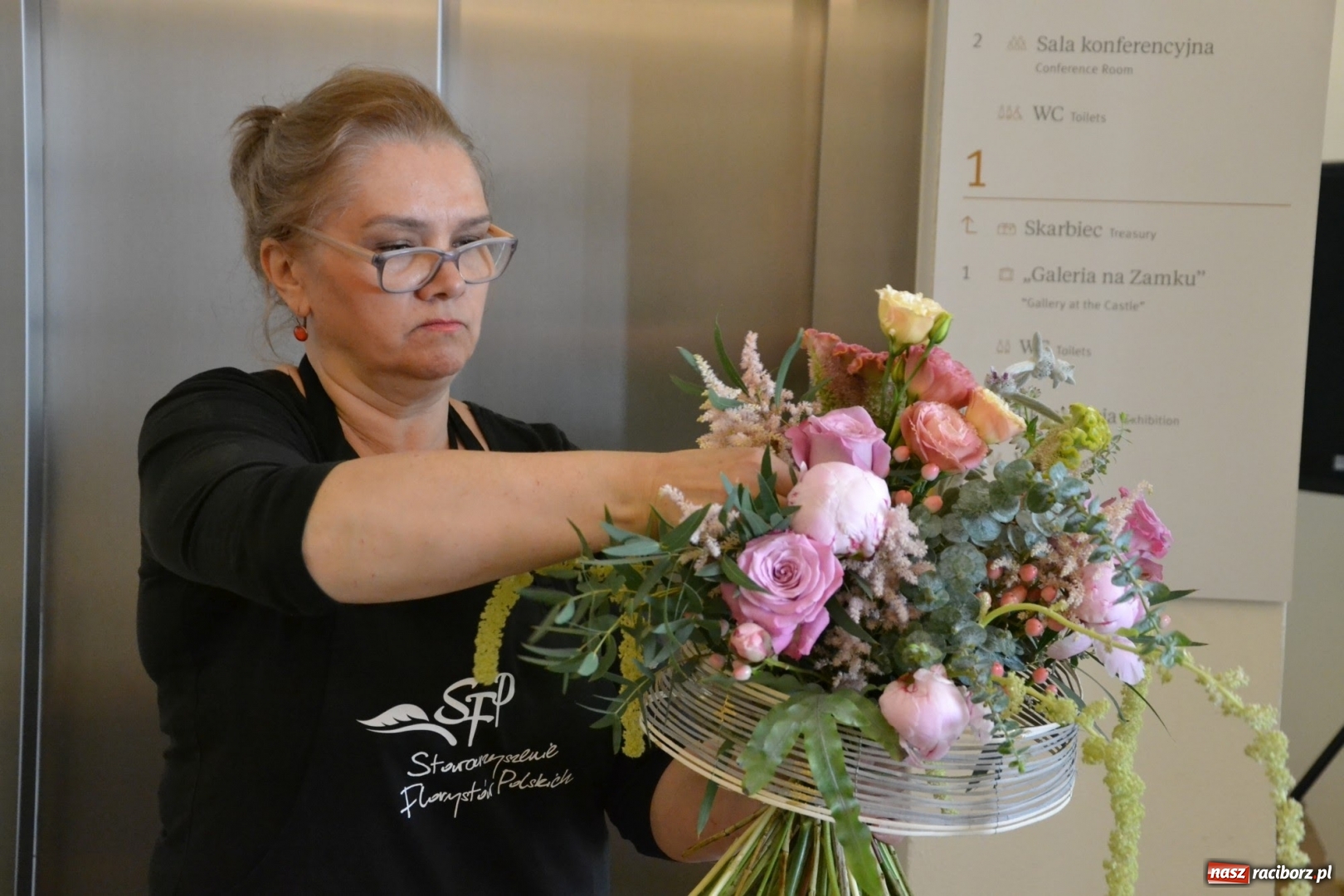 Zdjęcie w galerii na portalu naszraciborz.pl: Tomasz Paszczyński z Raciborza zwycięża w III Krajowych Mistrzostwach Florystycznych Regionu Śląsko-Opolskiego wiadomości z regionu