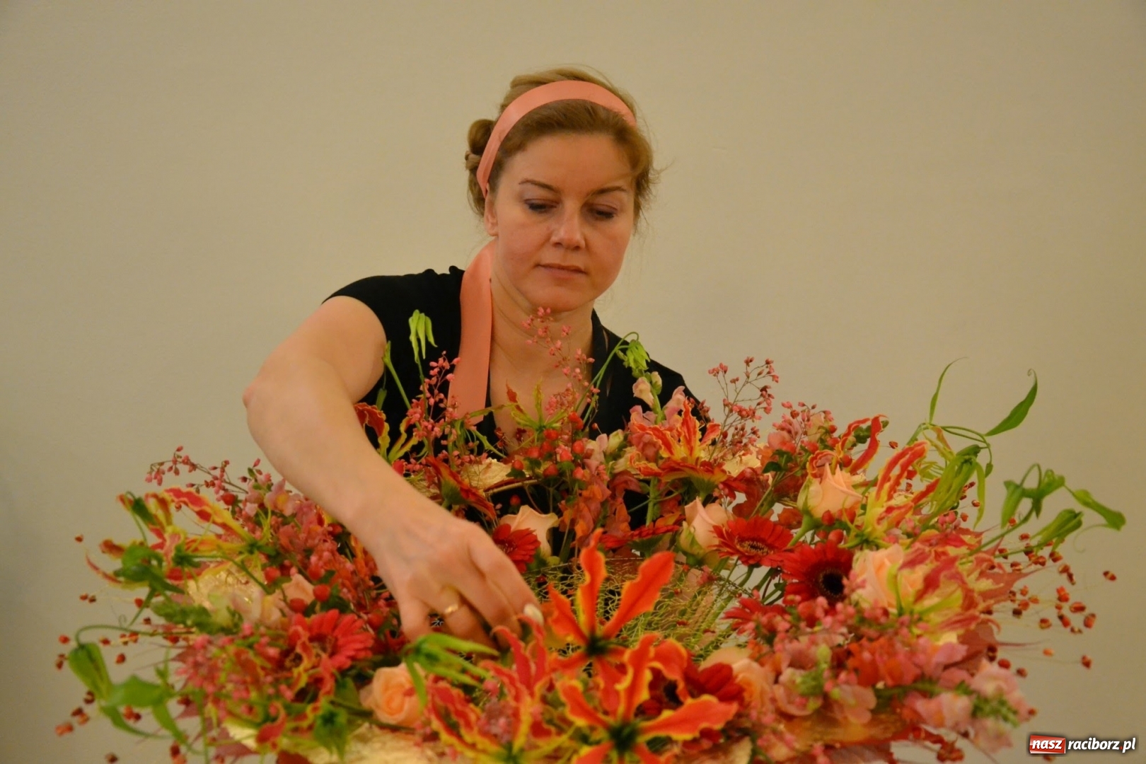 Zdjęcie w galerii na portalu naszraciborz.pl: Tomasz Paszczyński z Raciborza zwycięża w III Krajowych Mistrzostwach Florystycznych Regionu Śląsko-Opolskiego wiadomości z regionu