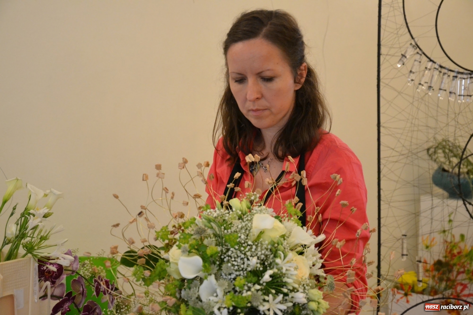 Zdjęcie w galerii na portalu naszraciborz.pl: Tomasz Paszczyński z Raciborza zwycięża w III Krajowych Mistrzostwach Florystycznych Regionu Śląsko-Opolskiego wiadomości z regionu