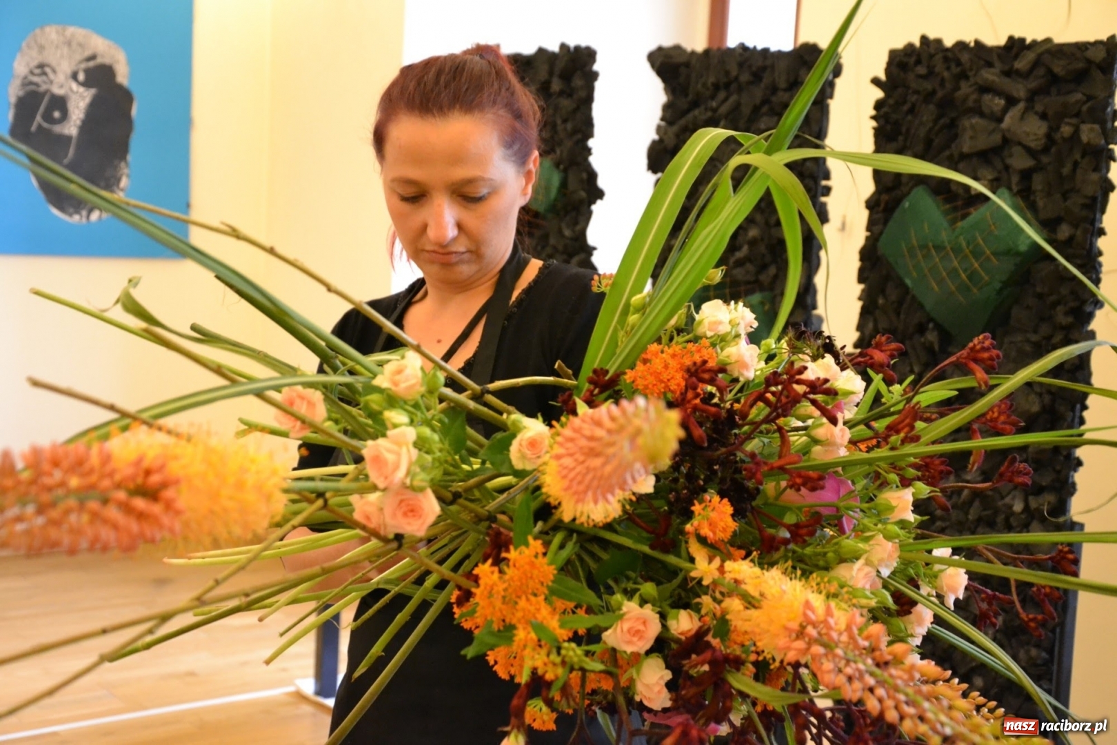 Zdjęcie w galerii na portalu naszraciborz.pl: Tomasz Paszczyński z Raciborza zwycięża w III Krajowych Mistrzostwach Florystycznych Regionu Śląsko-Opolskiego wiadomości z regionu
