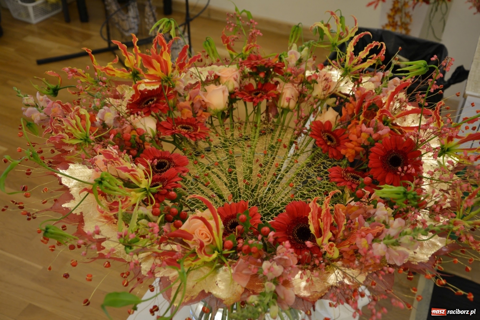 Zdjęcie w galerii na portalu naszraciborz.pl: Tomasz Paszczyński z Raciborza zwycięża w III Krajowych Mistrzostwach Florystycznych Regionu Śląsko-Opolskiego wiadomości z regionu