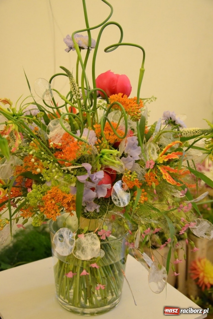 Zdjęcie w galerii na portalu naszraciborz.pl: Tomasz Paszczyński z Raciborza zwycięża w III Krajowych Mistrzostwach Florystycznych Regionu Śląsko-Opolskiego wiadomości z regionu