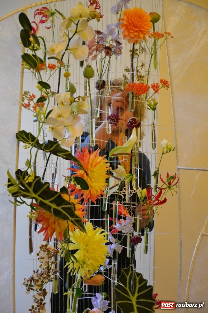 Zdjęcie w galerii na portalu naszraciborz.pl: Tomasz Paszczyński z Raciborza zwycięża w III Krajowych Mistrzostwach Florystycznych Regionu Śląsko-Opolskiego wiadomości z regionu
