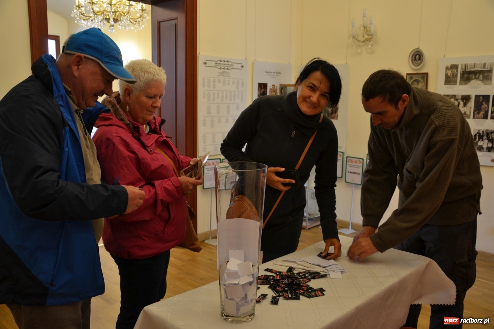 Zdjęcie w galerii na portalu naszraciborz.pl: Tomasz Paszczyński z Raciborza zwycięża w III Krajowych Mistrzostwach Florystycznych Regionu Śląsko-Opolskiego wiadomości z regionu