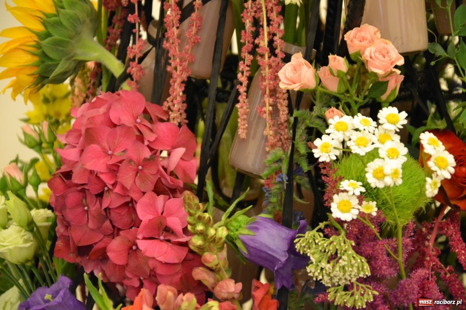 Zdjęcie w galerii na portalu naszraciborz.pl: Tomasz Paszczyński z Raciborza zwycięża w III Krajowych Mistrzostwach Florystycznych Regionu Śląsko-Opolskiego wiadomości z regionu