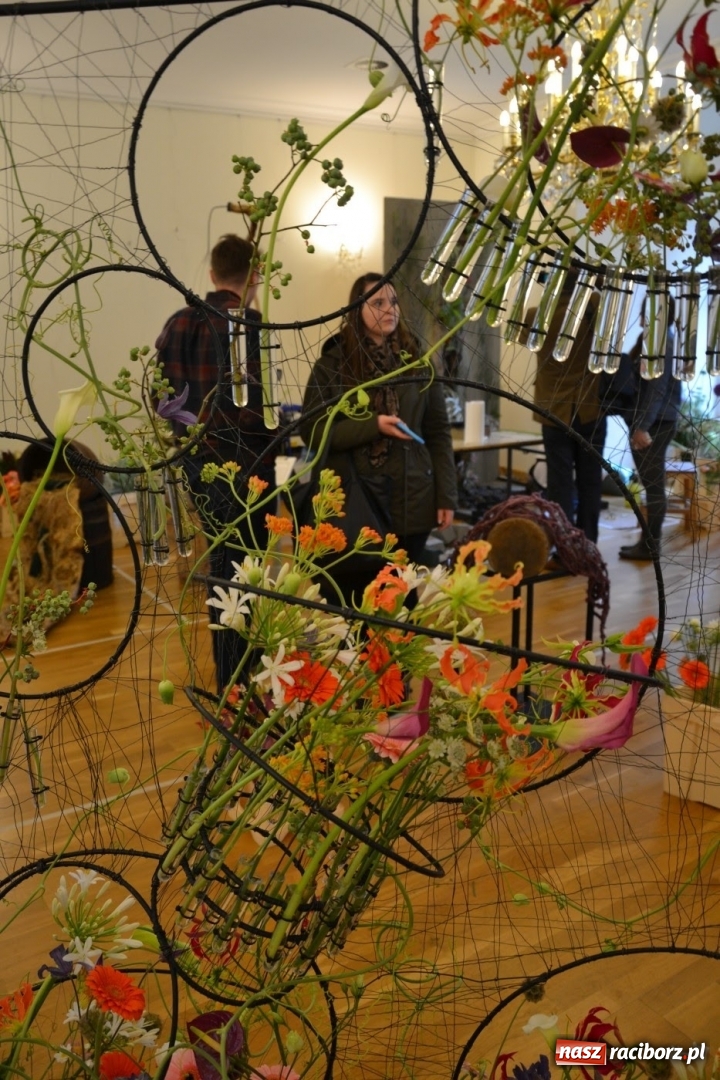 Zdjęcie w galerii na portalu naszraciborz.pl: Tomasz Paszczyński z Raciborza zwycięża w III Krajowych Mistrzostwach Florystycznych Regionu Śląsko-Opolskiego wiadomości z regionu