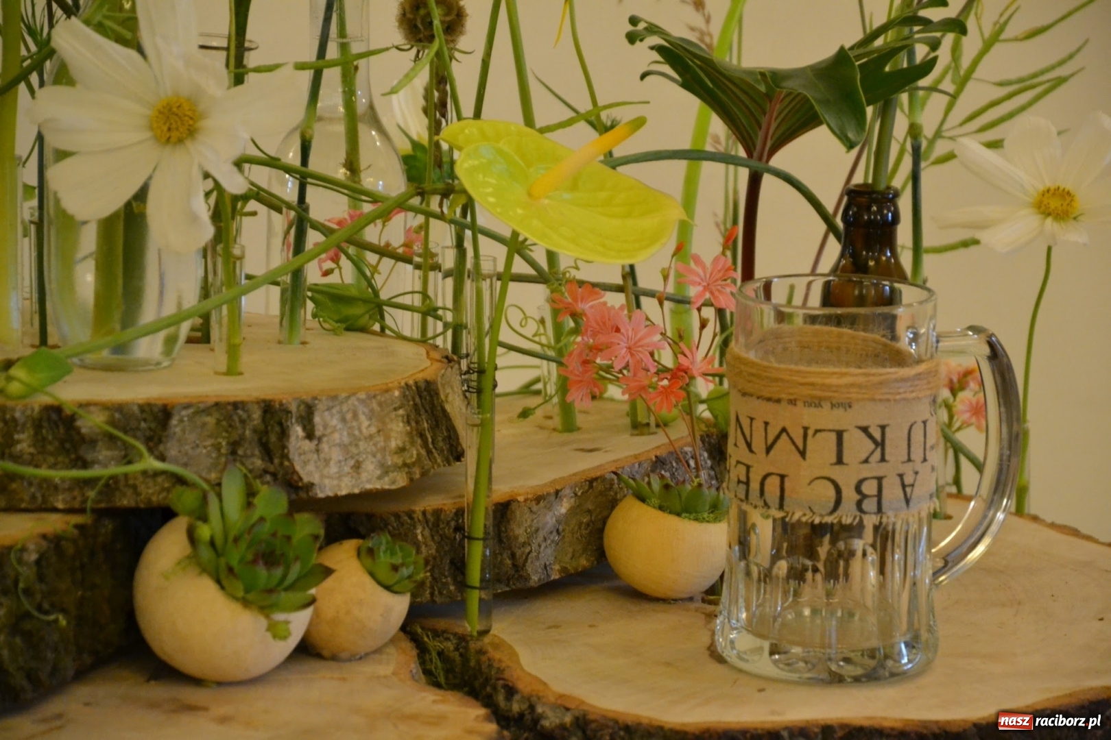 Zdjęcie w galerii na portalu naszraciborz.pl: Tomasz Paszczyński z Raciborza zwycięża w III Krajowych Mistrzostwach Florystycznych Regionu Śląsko-Opolskiego wiadomości z regionu