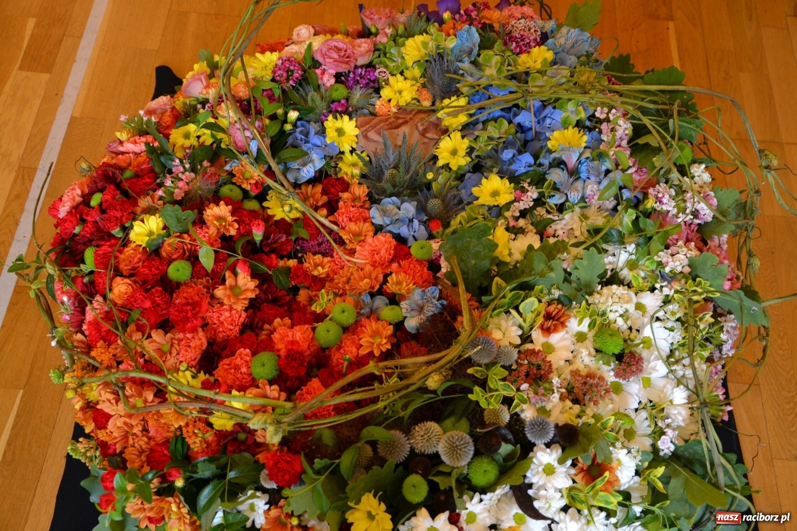 Zdjęcie w galerii na portalu naszraciborz.pl: Tomasz Paszczyński z Raciborza zwycięża w III Krajowych Mistrzostwach Florystycznych Regionu Śląsko-Opolskiego wiadomości z regionu