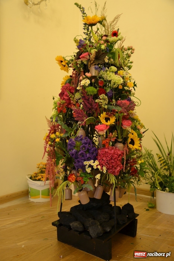 Zdjęcie w galerii na portalu naszraciborz.pl: Tomasz Paszczyński z Raciborza zwycięża w III Krajowych Mistrzostwach Florystycznych Regionu Śląsko-Opolskiego wiadomości z regionu