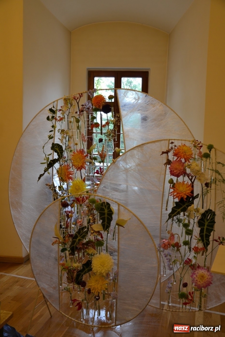 Zdjęcie w galerii na portalu naszraciborz.pl: Tomasz Paszczyński z Raciborza zwycięża w III Krajowych Mistrzostwach Florystycznych Regionu Śląsko-Opolskiego wiadomości z regionu