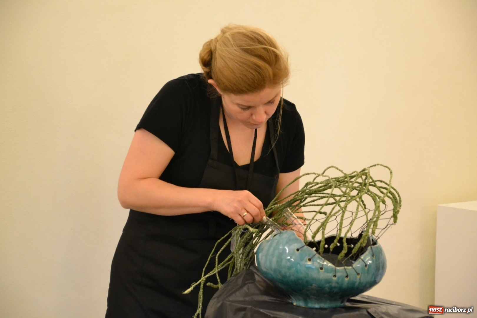 Zdjęcie w galerii na portalu naszraciborz.pl: Tomasz Paszczyński z Raciborza zwycięża w III Krajowych Mistrzostwach Florystycznych Regionu Śląsko-Opolskiego wiadomości z regionu