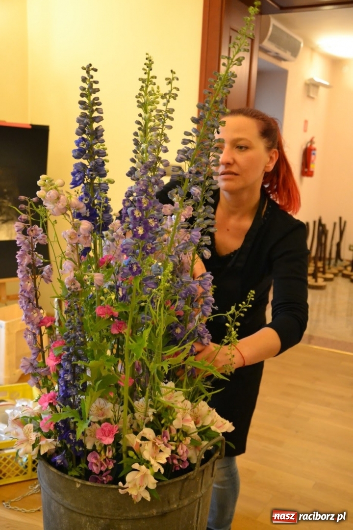 Zdjęcie w galerii na portalu naszraciborz.pl: Tomasz Paszczyński z Raciborza zwycięża w III Krajowych Mistrzostwach Florystycznych Regionu Śląsko-Opolskiego wiadomości z regionu