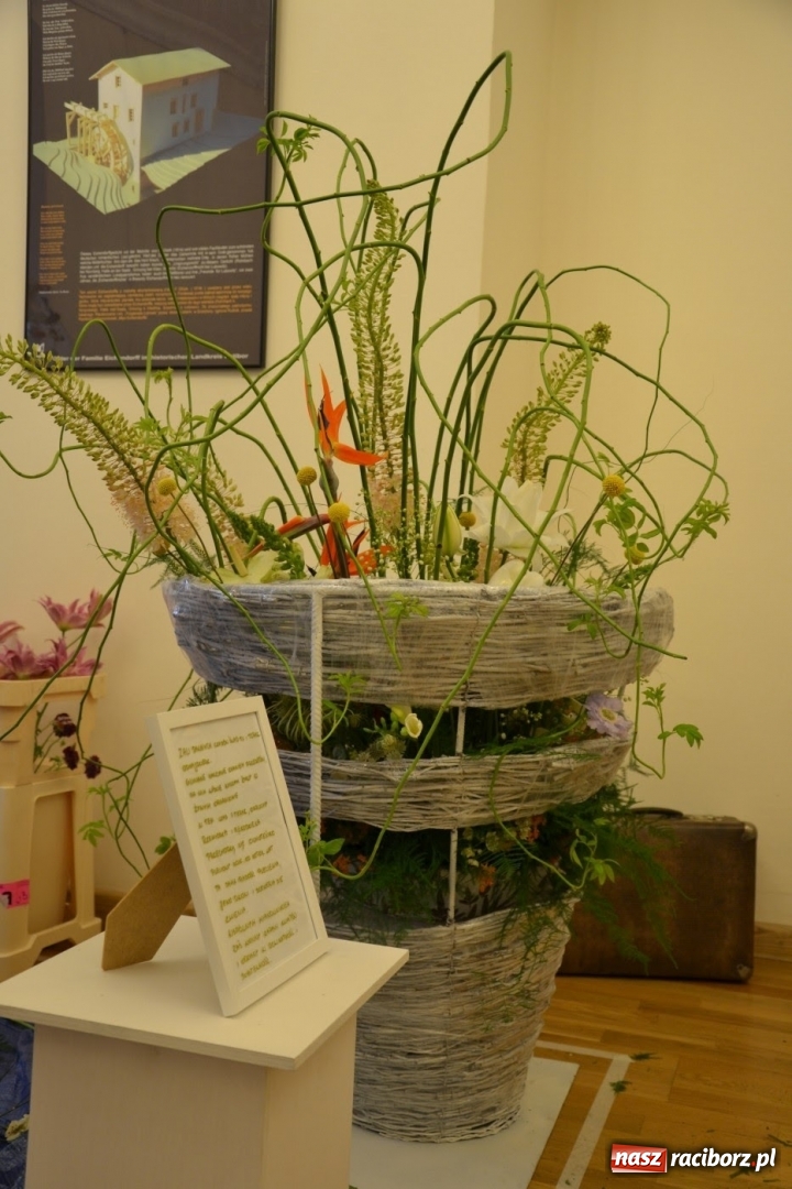 Zdjęcie w galerii na portalu naszraciborz.pl: Tomasz Paszczyński z Raciborza zwycięża w III Krajowych Mistrzostwach Florystycznych Regionu Śląsko-Opolskiego wiadomości z regionu