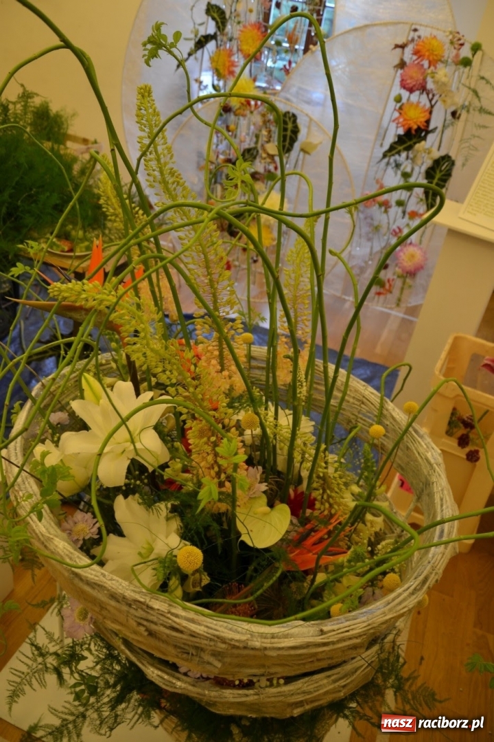 Zdjęcie w galerii na portalu naszraciborz.pl: Tomasz Paszczyński z Raciborza zwycięża w III Krajowych Mistrzostwach Florystycznych Regionu Śląsko-Opolskiego wiadomości z regionu