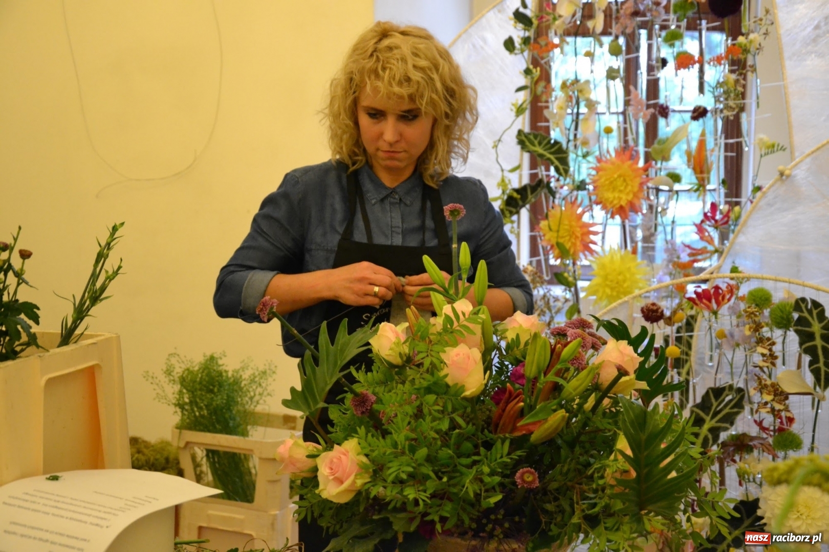 Zdjęcie w galerii na portalu naszraciborz.pl: Tomasz Paszczyński z Raciborza zwycięża w III Krajowych Mistrzostwach Florystycznych Regionu Śląsko-Opolskiego wiadomości z regionu