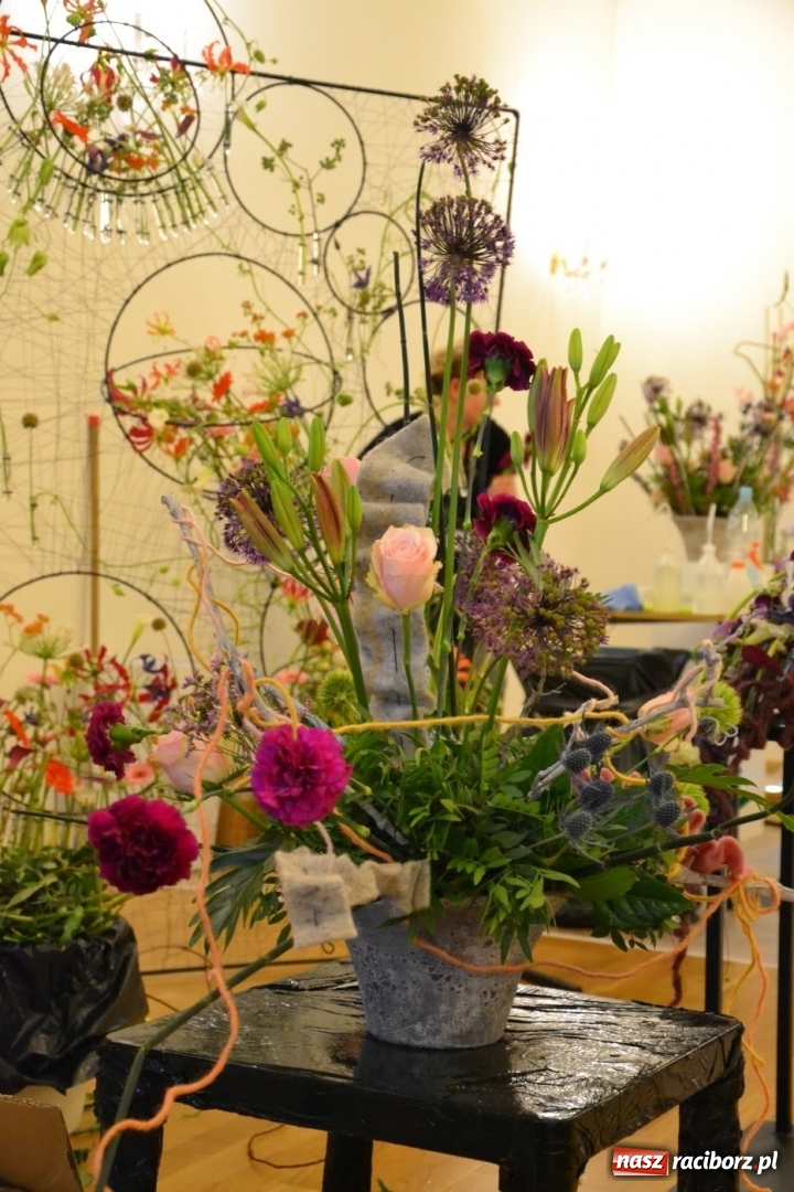Zdjęcie w galerii na portalu naszraciborz.pl: Tomasz Paszczyński z Raciborza zwycięża w III Krajowych Mistrzostwach Florystycznych Regionu Śląsko-Opolskiego wiadomości z regionu