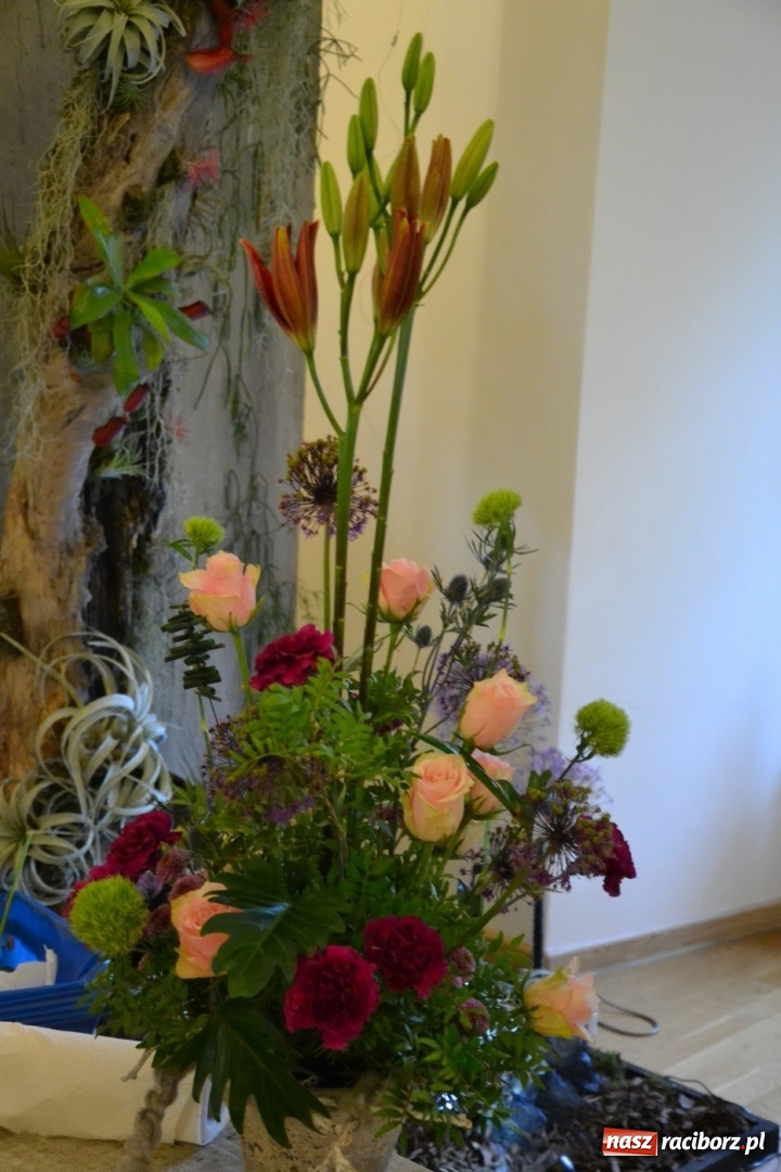 Zdjęcie w galerii na portalu naszraciborz.pl: Tomasz Paszczyński z Raciborza zwycięża w III Krajowych Mistrzostwach Florystycznych Regionu Śląsko-Opolskiego wiadomości z regionu