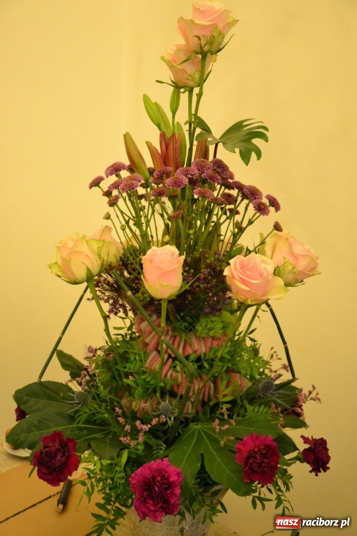 Zdjęcie w galerii na portalu naszraciborz.pl: Tomasz Paszczyński z Raciborza zwycięża w III Krajowych Mistrzostwach Florystycznych Regionu Śląsko-Opolskiego wiadomości z regionu