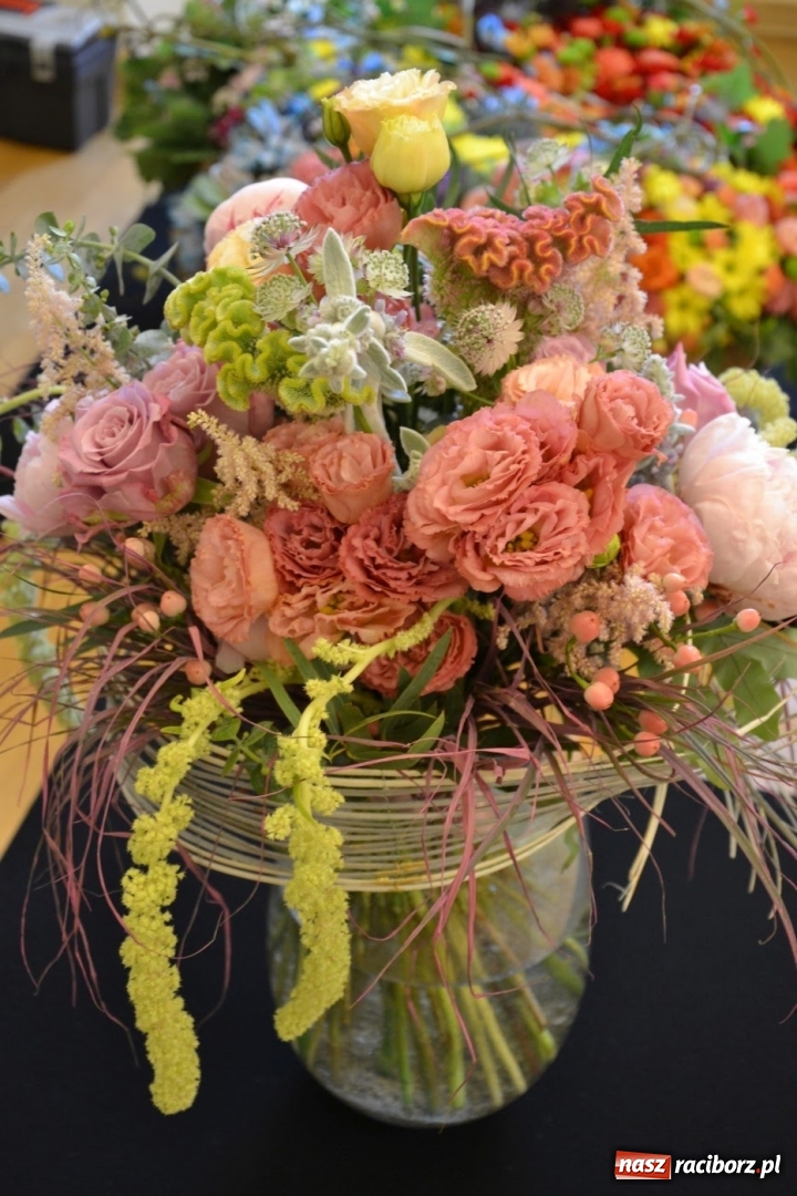 Zdjęcie w galerii na portalu naszraciborz.pl: Tomasz Paszczyński z Raciborza zwycięża w III Krajowych Mistrzostwach Florystycznych Regionu Śląsko-Opolskiego wiadomości z regionu