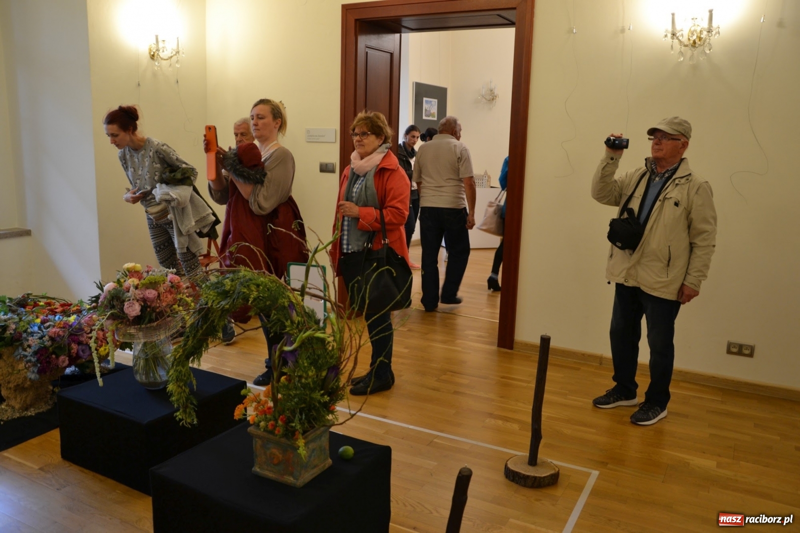 Zdjęcie w galerii na portalu naszraciborz.pl: Tomasz Paszczyński z Raciborza zwycięża w III Krajowych Mistrzostwach Florystycznych Regionu Śląsko-Opolskiego wiadomości z regionu