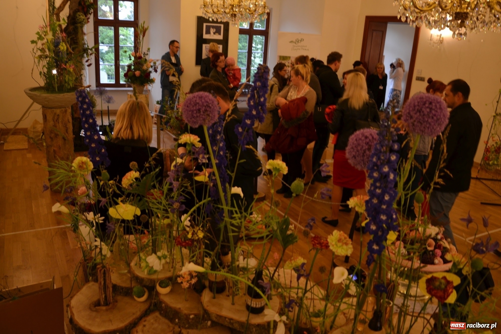 Zdjęcie w galerii na portalu naszraciborz.pl: Tomasz Paszczyński z Raciborza zwycięża w III Krajowych Mistrzostwach Florystycznych Regionu Śląsko-Opolskiego wiadomości z regionu