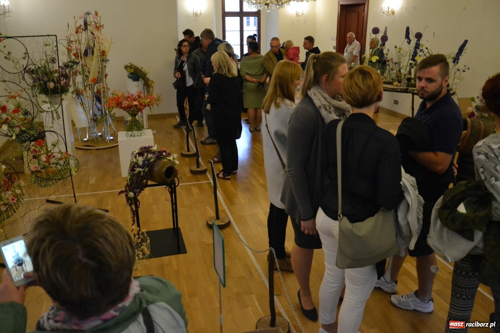 Zdjęcie w galerii na portalu naszraciborz.pl: Tomasz Paszczyński z Raciborza zwycięża w III Krajowych Mistrzostwach Florystycznych Regionu Śląsko-Opolskiego wiadomości z regionu