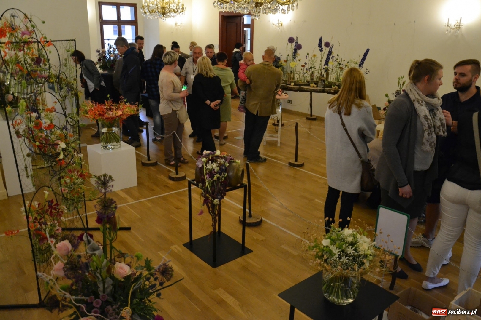 Zdjęcie w galerii na portalu naszraciborz.pl: Tomasz Paszczyński z Raciborza zwycięża w III Krajowych Mistrzostwach Florystycznych Regionu Śląsko-Opolskiego wiadomości z regionu