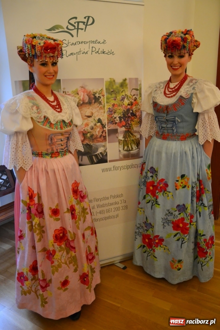 Zdjęcie w galerii na portalu naszraciborz.pl: Tomasz Paszczyński z Raciborza zwycięża w III Krajowych Mistrzostwach Florystycznych Regionu Śląsko-Opolskiego wiadomości z regionu