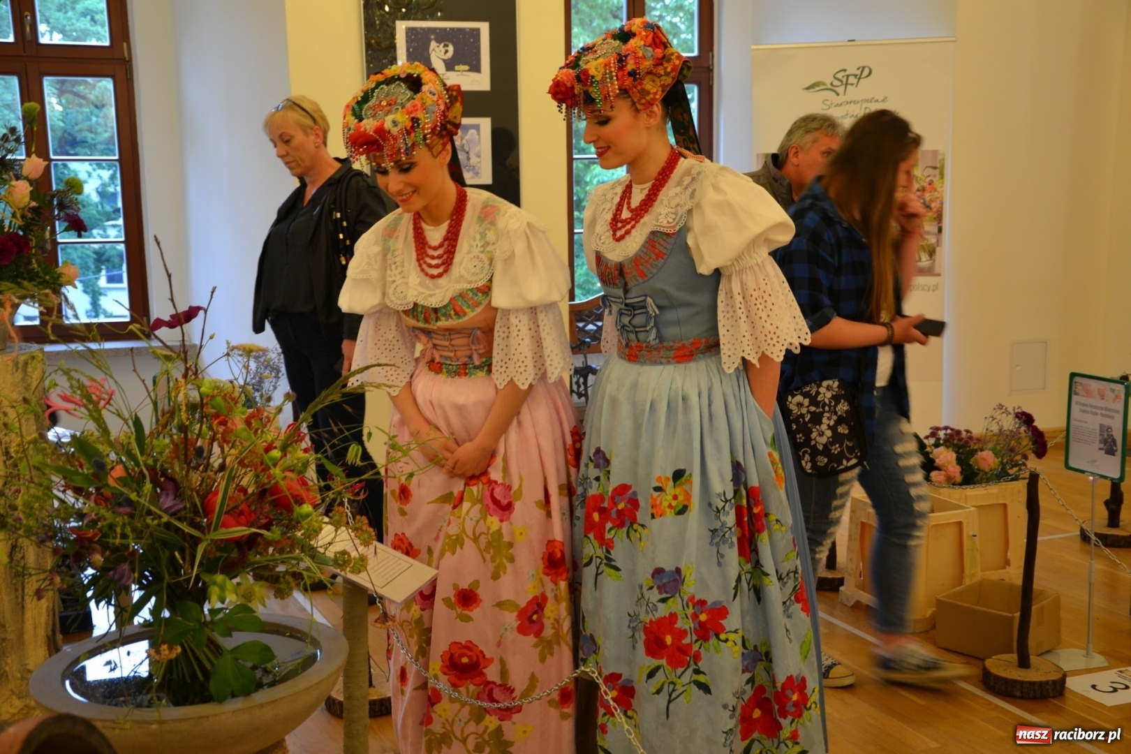 Zdjęcie w galerii na portalu naszraciborz.pl: Tomasz Paszczyński z Raciborza zwycięża w III Krajowych Mistrzostwach Florystycznych Regionu Śląsko-Opolskiego wiadomości z regionu