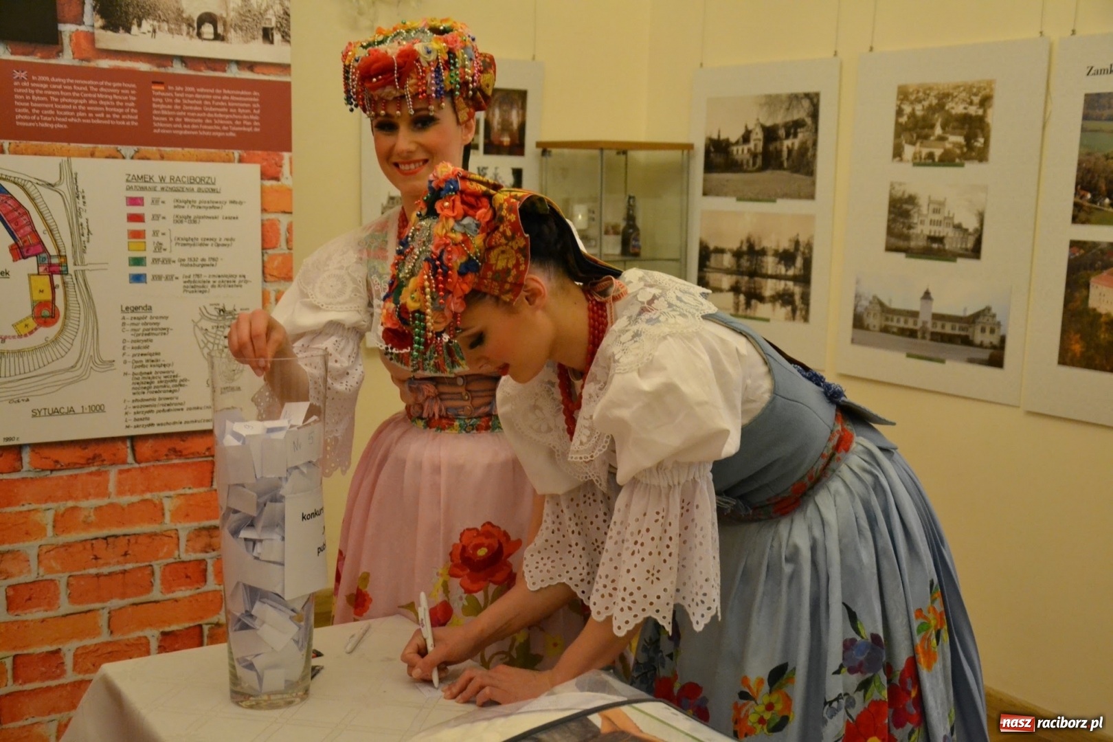 Zdjęcie w galerii na portalu naszraciborz.pl: Tomasz Paszczyński z Raciborza zwycięża w III Krajowych Mistrzostwach Florystycznych Regionu Śląsko-Opolskiego wiadomości z regionu