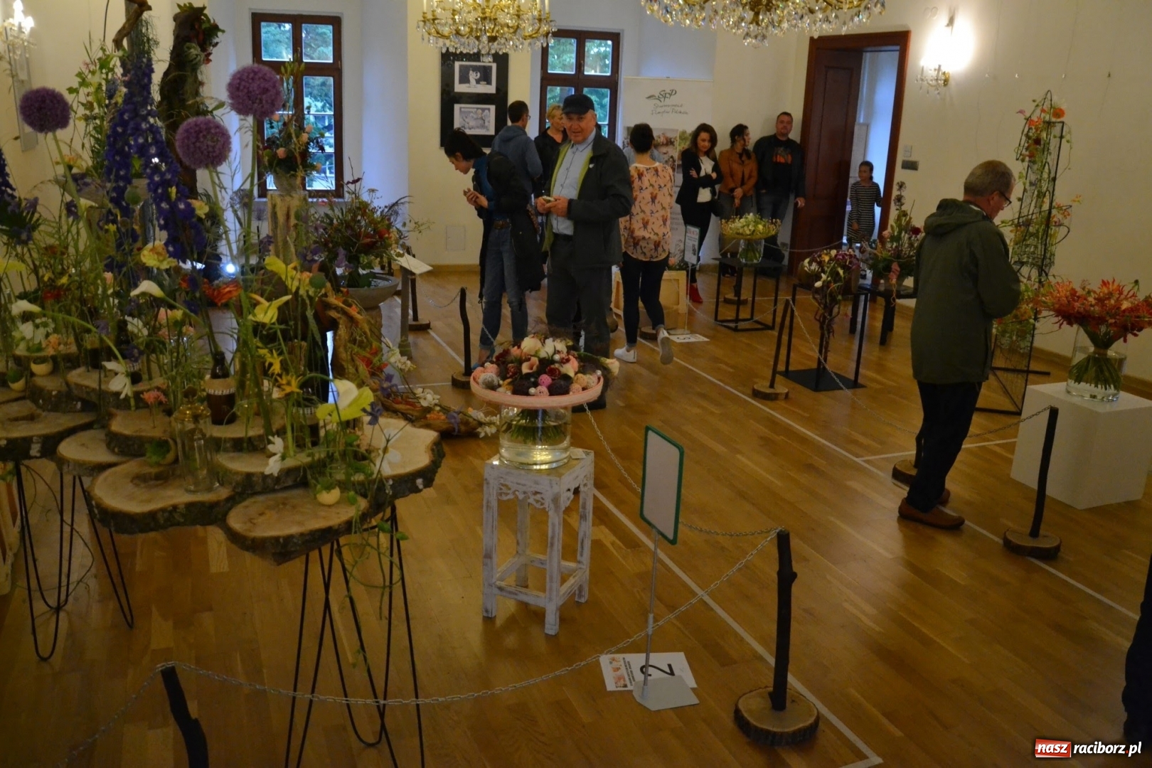 Zdjęcie w galerii na portalu naszraciborz.pl: Tomasz Paszczyński z Raciborza zwycięża w III Krajowych Mistrzostwach Florystycznych Regionu Śląsko-Opolskiego wiadomości z regionu