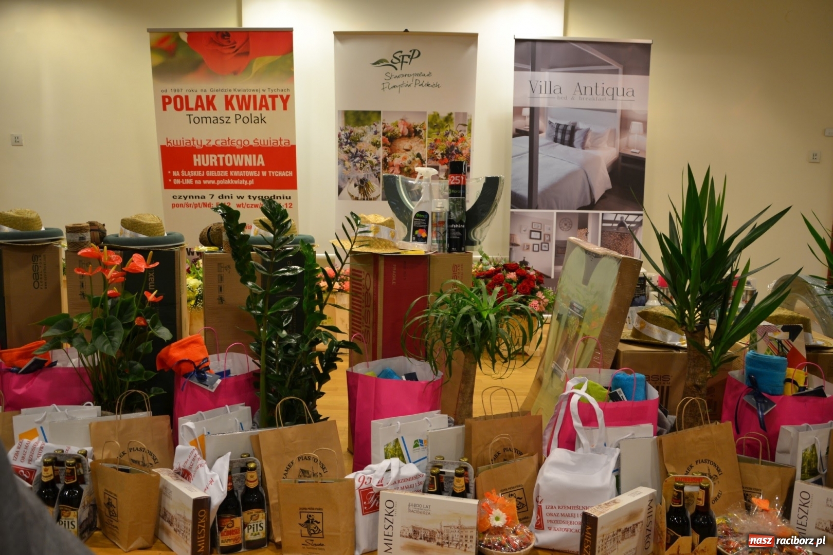 Zdjęcie w galerii na portalu naszraciborz.pl: Tomasz Paszczyński z Raciborza zwycięża w III Krajowych Mistrzostwach Florystycznych Regionu Śląsko-Opolskiego wiadomości z regionu