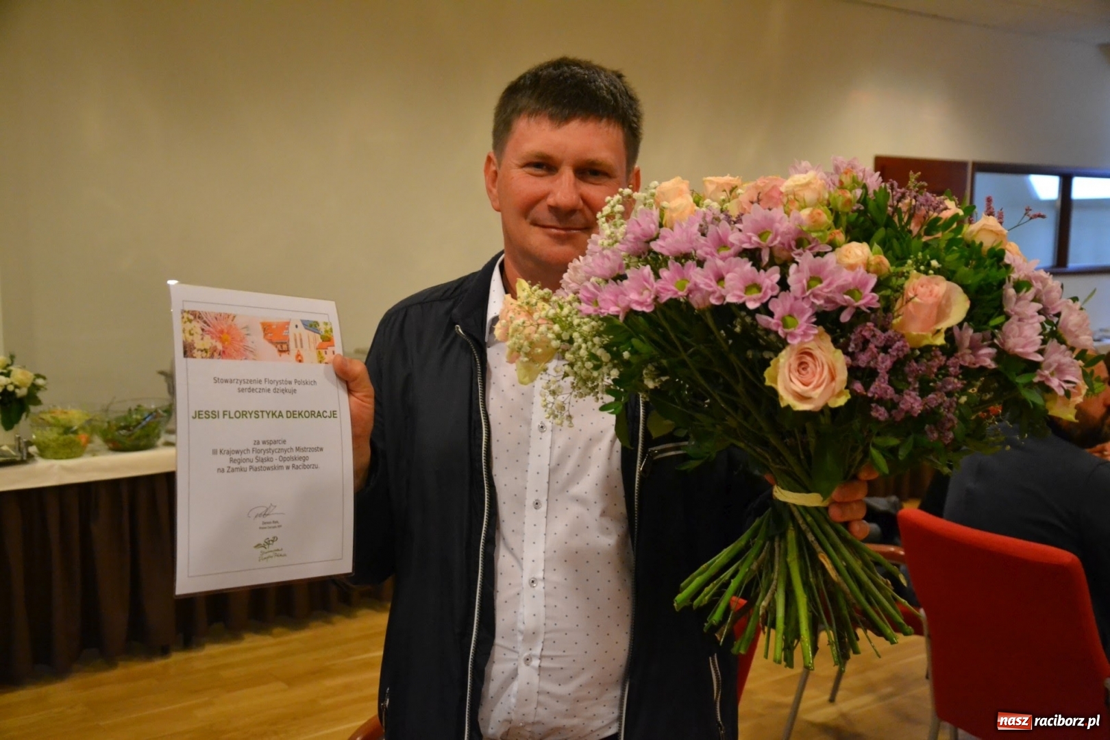 Zdjęcie w galerii na portalu naszraciborz.pl: Tomasz Paszczyński z Raciborza zwycięża w III Krajowych Mistrzostwach Florystycznych Regionu Śląsko-Opolskiego wiadomości z regionu