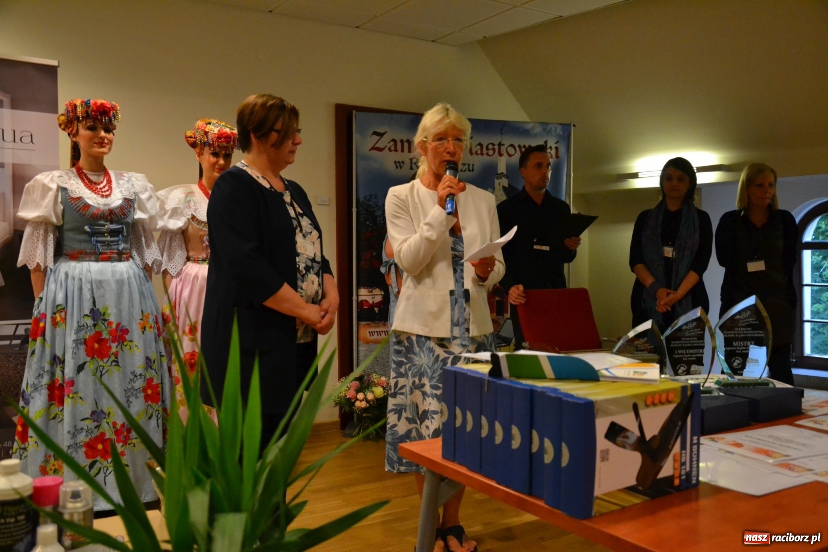 Zdjęcie w galerii na portalu naszraciborz.pl: Tomasz Paszczyński z Raciborza zwycięża w III Krajowych Mistrzostwach Florystycznych Regionu Śląsko-Opolskiego wiadomości z regionu