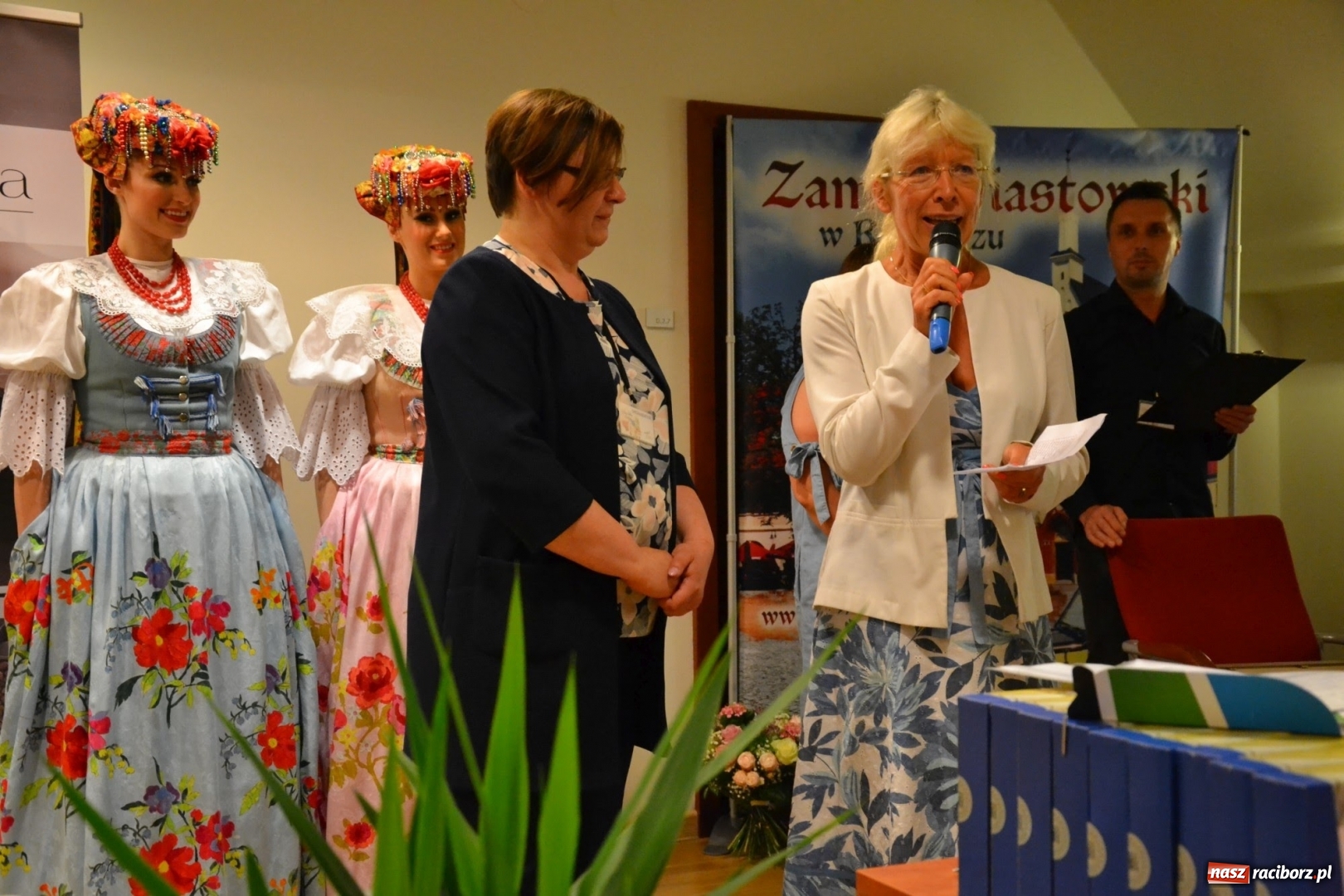 Zdjęcie w galerii na portalu naszraciborz.pl: Tomasz Paszczyński z Raciborza zwycięża w III Krajowych Mistrzostwach Florystycznych Regionu Śląsko-Opolskiego wiadomości z regionu