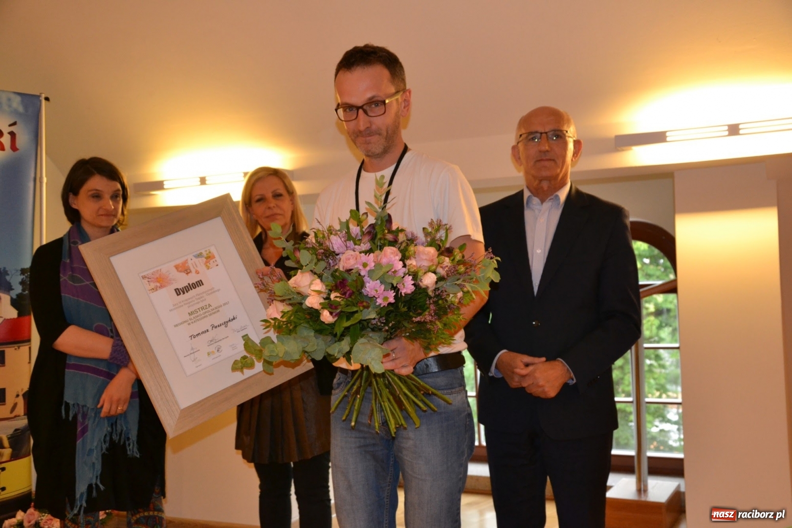 Zdjęcie w galerii na portalu naszraciborz.pl: Tomasz Paszczyński z Raciborza zwycięża w III Krajowych Mistrzostwach Florystycznych Regionu Śląsko-Opolskiego wiadomości z regionu