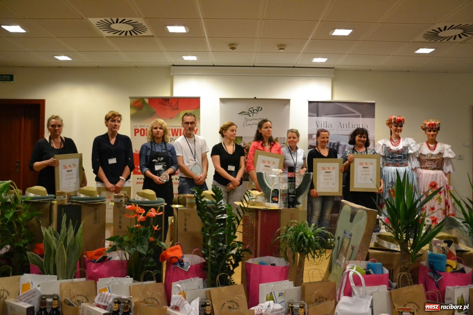 Zdjęcie w galerii na portalu naszraciborz.pl: Tomasz Paszczyński z Raciborza zwycięża w III Krajowych Mistrzostwach Florystycznych Regionu Śląsko-Opolskiego wiadomości z regionu