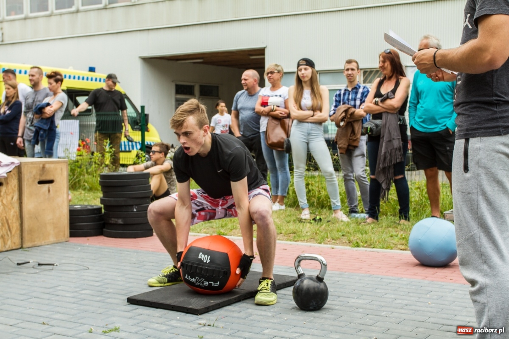 Zdjęcie w galerii na portalu naszraciborz.pl: 800 kg na 800-lecie - crosstrening przy Żółkiewskiego wiadomości z regionu