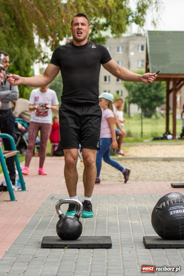 Zdjęcie w galerii na portalu naszraciborz.pl: 800 kg na 800-lecie - crosstrening przy Żółkiewskiego wiadomości z regionu