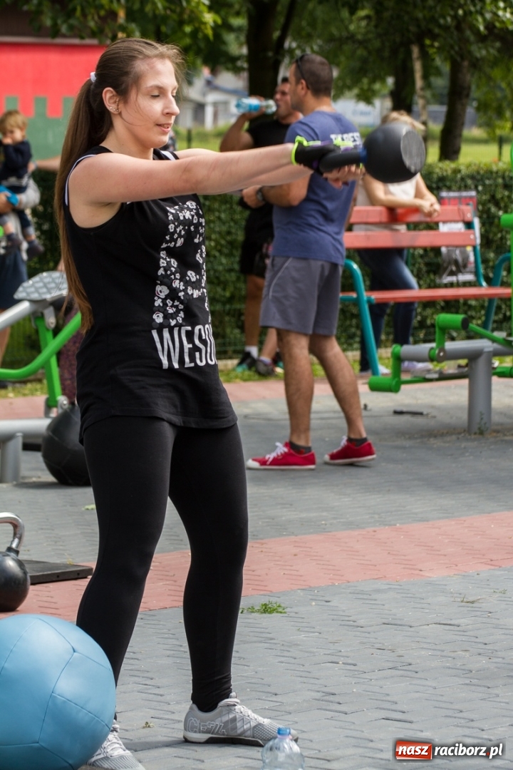 Zdjęcie w galerii na portalu naszraciborz.pl: 800 kg na 800-lecie - crosstrening przy Żółkiewskiego wiadomości z regionu