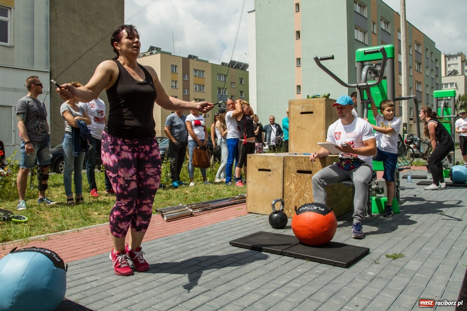 Zdjęcie w galerii na portalu naszraciborz.pl: 800 kg na 800-lecie - crosstrening przy Żółkiewskiego wiadomości z regionu