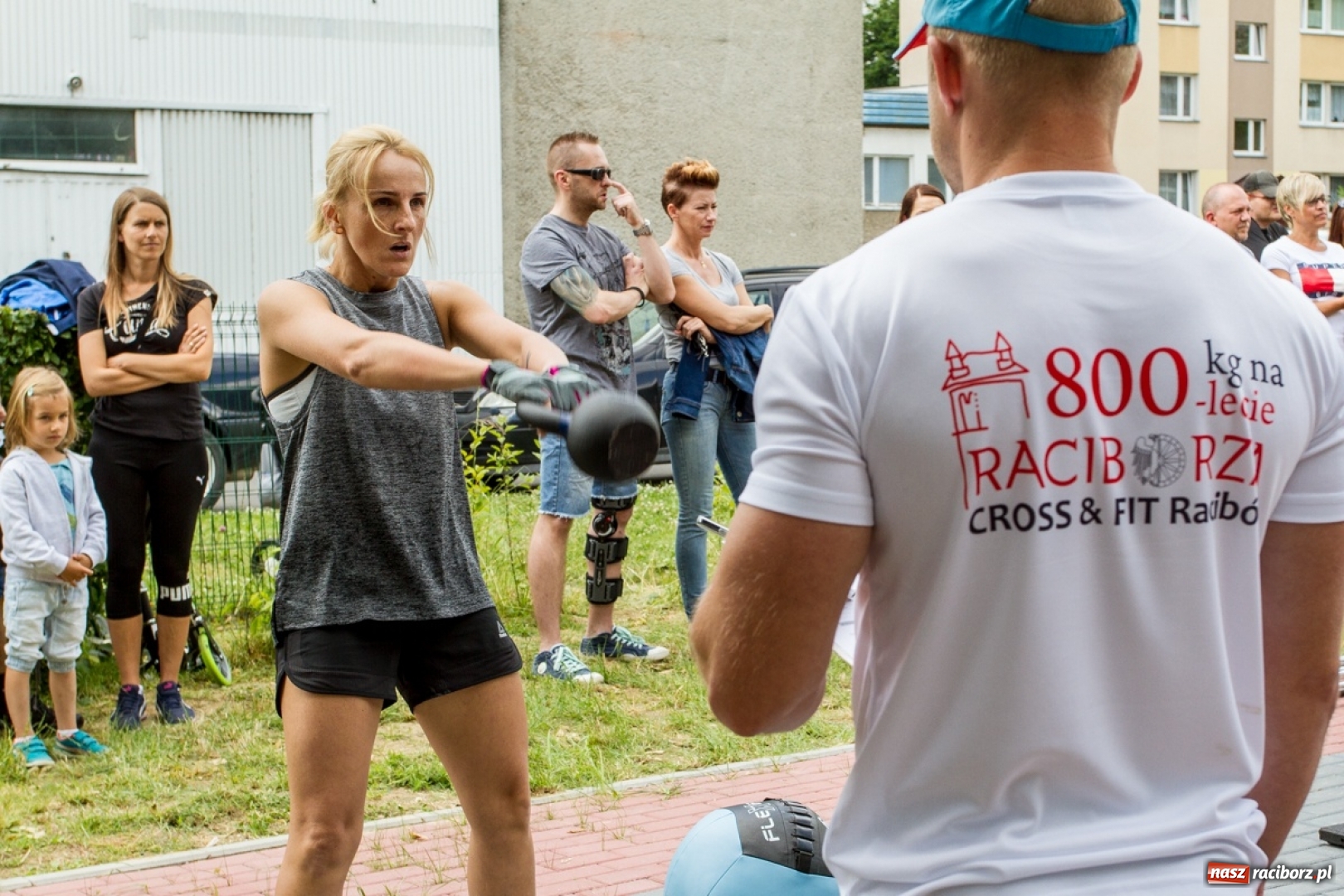 Zdjęcie w galerii na portalu naszraciborz.pl: 800 kg na 800-lecie - crosstrening przy Żółkiewskiego wiadomości z regionu