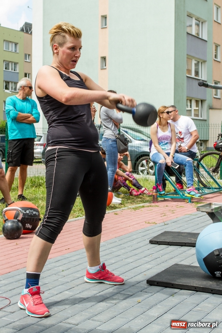 Zdjęcie w galerii na portalu naszraciborz.pl: 800 kg na 800-lecie - crosstrening przy Żółkiewskiego wiadomości z regionu