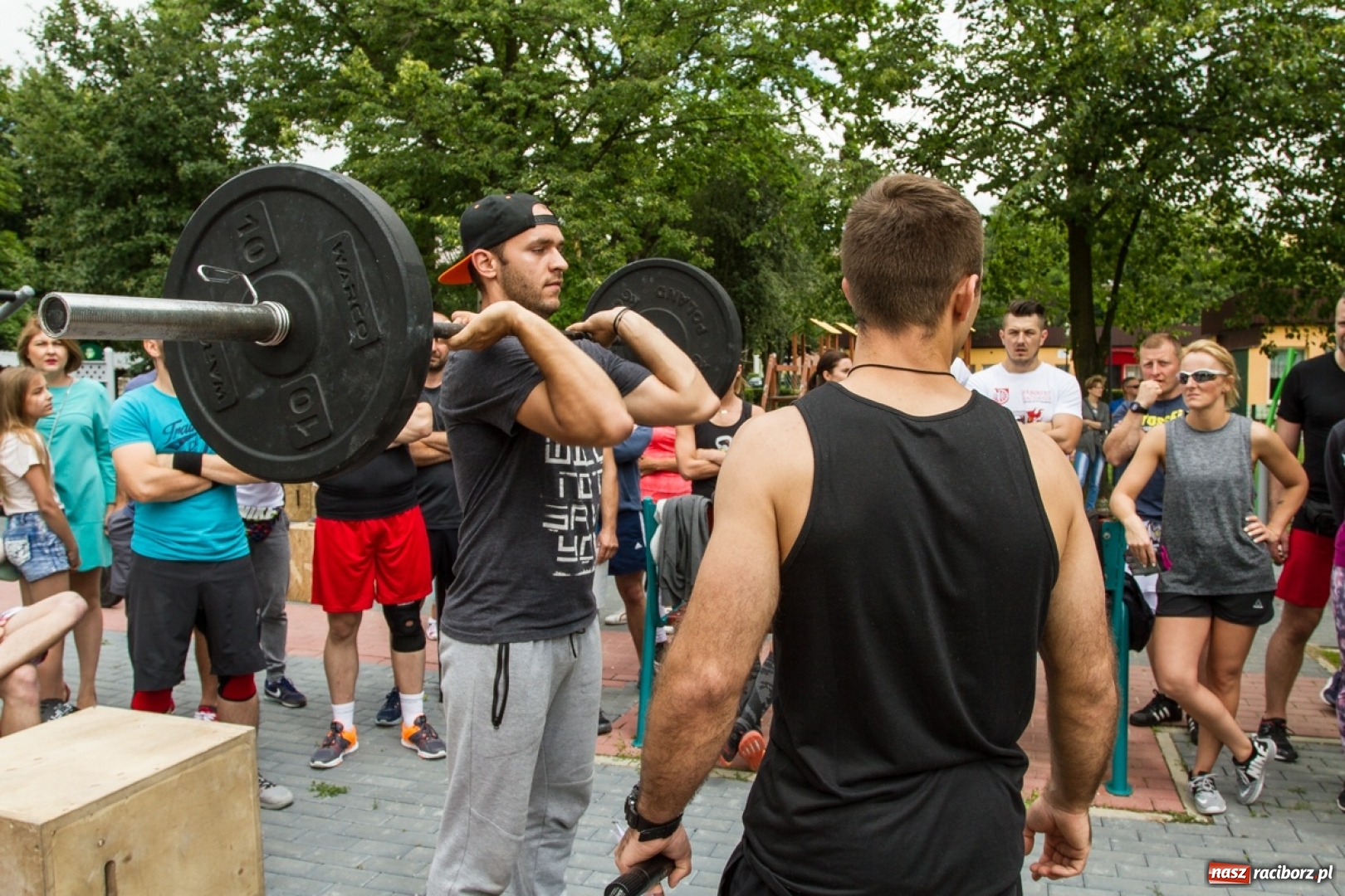 Zdjęcie w galerii na portalu naszraciborz.pl: 800 kg na 800-lecie - crosstrening przy Żółkiewskiego wiadomości z regionu