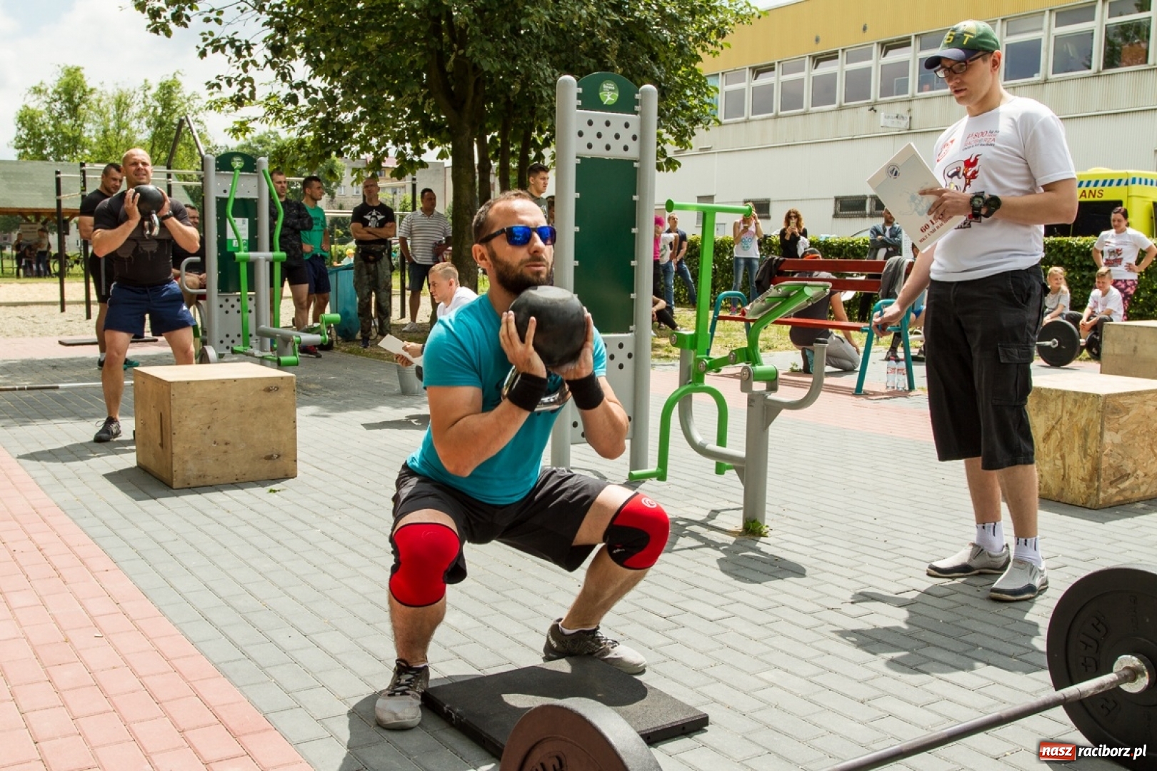 Zdjęcie w galerii na portalu naszraciborz.pl: 800 kg na 800-lecie - crosstrening przy Żółkiewskiego wiadomości z regionu