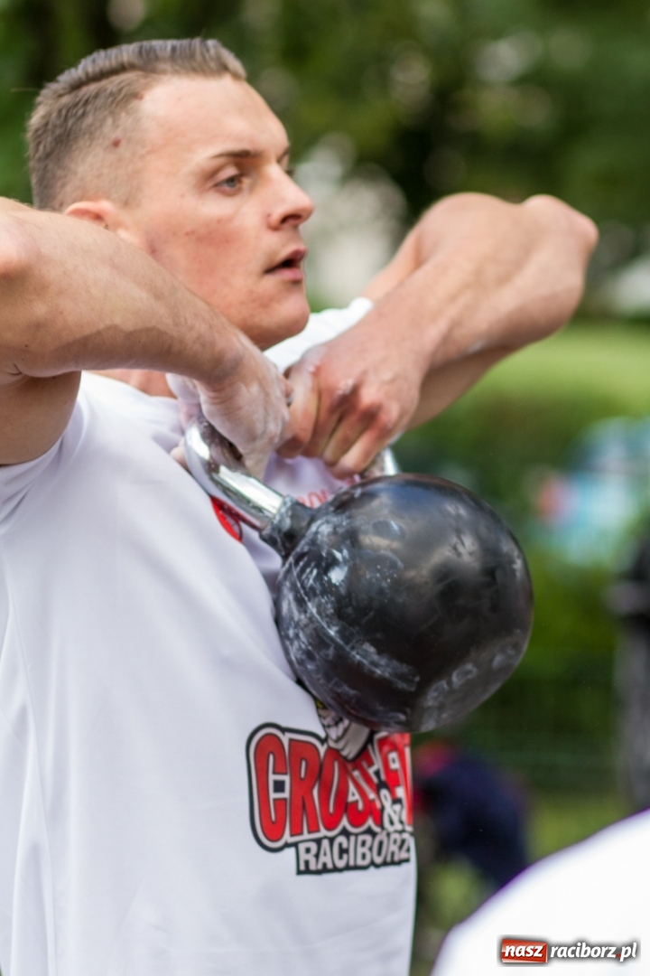 Zdjęcie w galerii na portalu naszraciborz.pl: 800 kg na 800-lecie - crosstrening przy Żółkiewskiego wiadomości z regionu