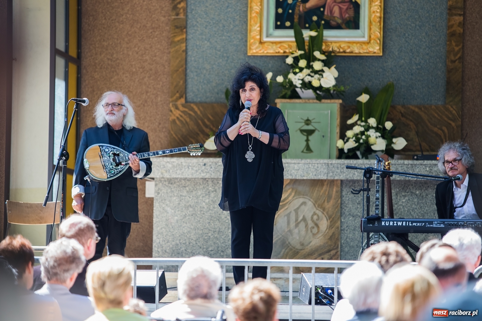 Zdjęcie w galerii na portalu naszraciborz.pl: Koncert Eleni w kościele Matki Bożej wiadomości z regionu