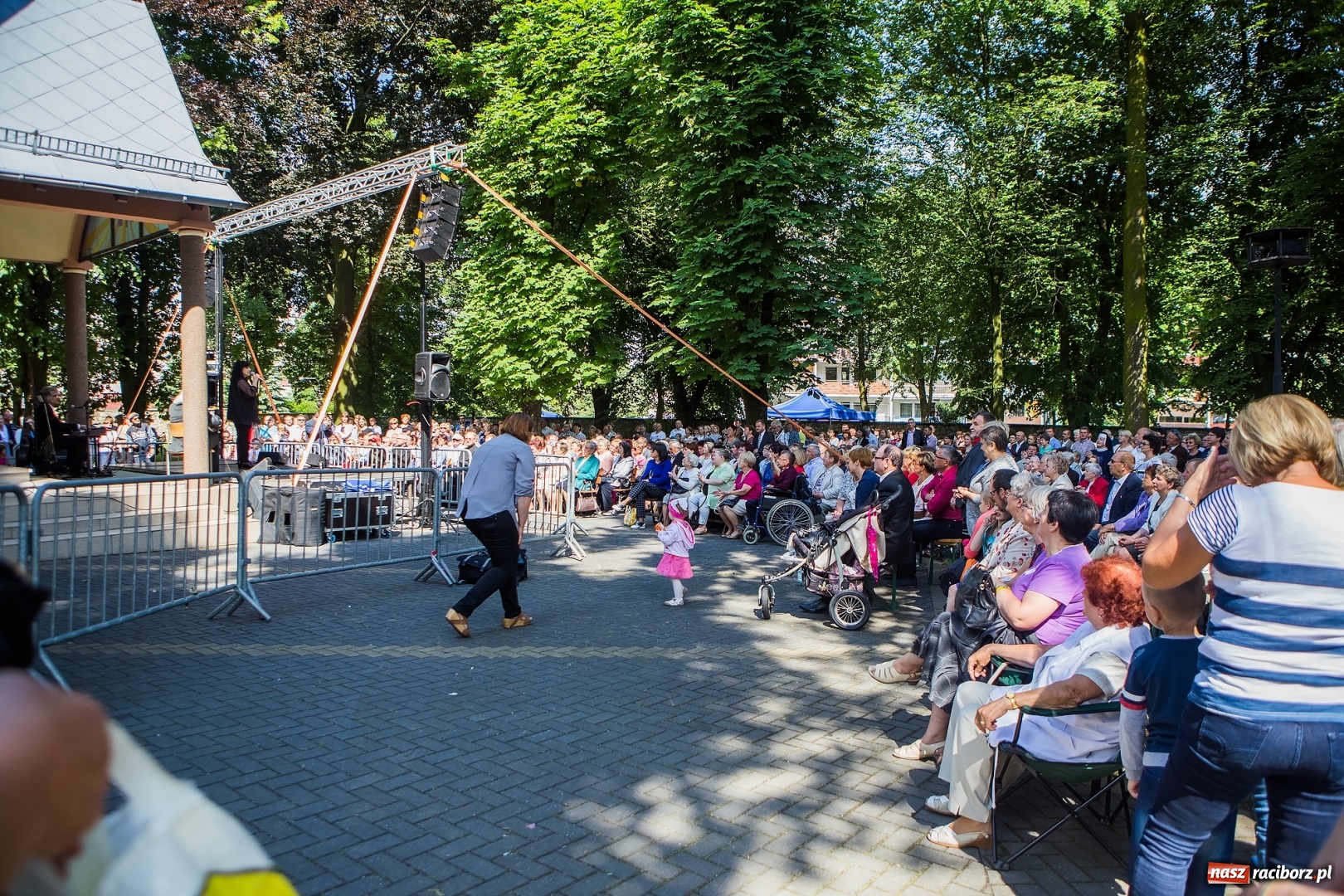 Zdjęcie w galerii na portalu naszraciborz.pl: Koncert Eleni w kościele Matki Bożej wiadomości z regionu