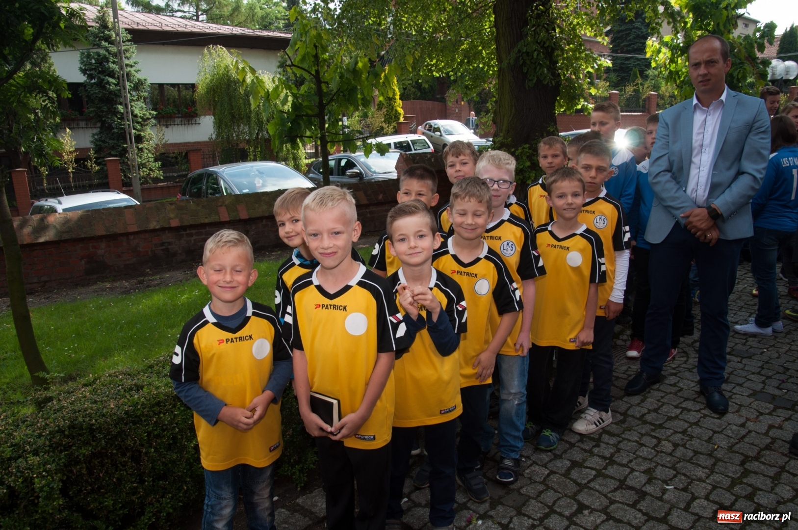 Zdjęcie w galerii na portalu naszraciborz.pl: LKS 07 Markowice ma nowy sztandar. Trzeci dzień obchodów 110 lat klubu wiadomości z regionu